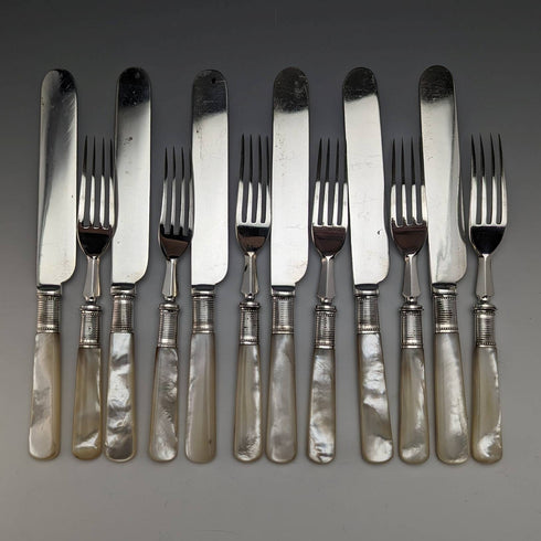 英国アンティーク 白蝶貝ハンドル デザートカトラリー 6ペアセット 布ケース入